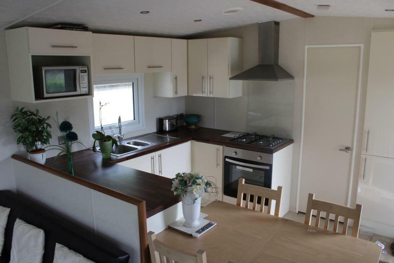 Marshlands Lakeside Nature Retreat Barton-upon-Humber Exterior photo
